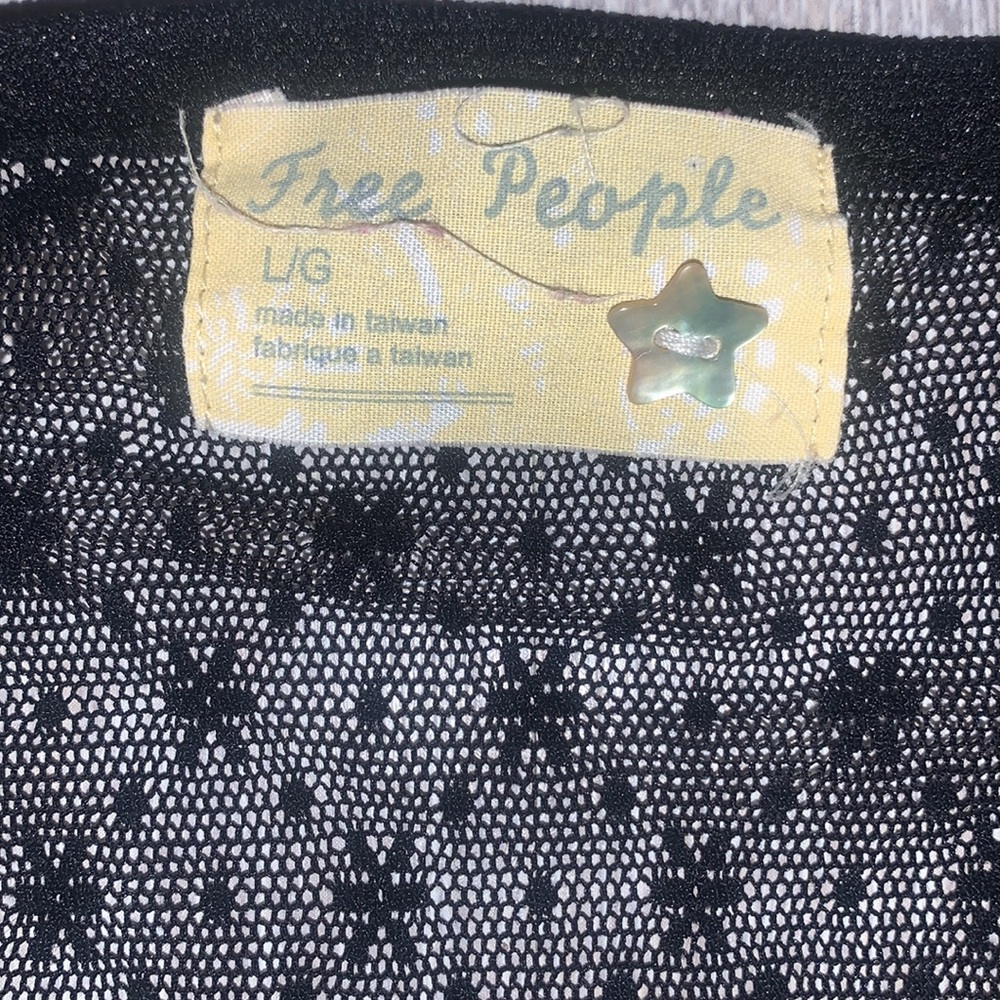 MARKDOWN SALE!! FREE PEOPLE Black Lace top Sz L. - Picture 5 of 12